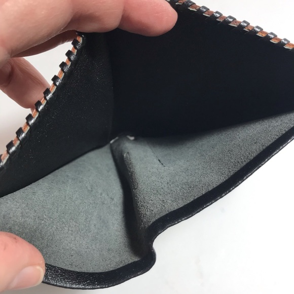 Handmade Embossed Tooled Tan Leather Bifold Flat Wallet - Picture 9 of 12